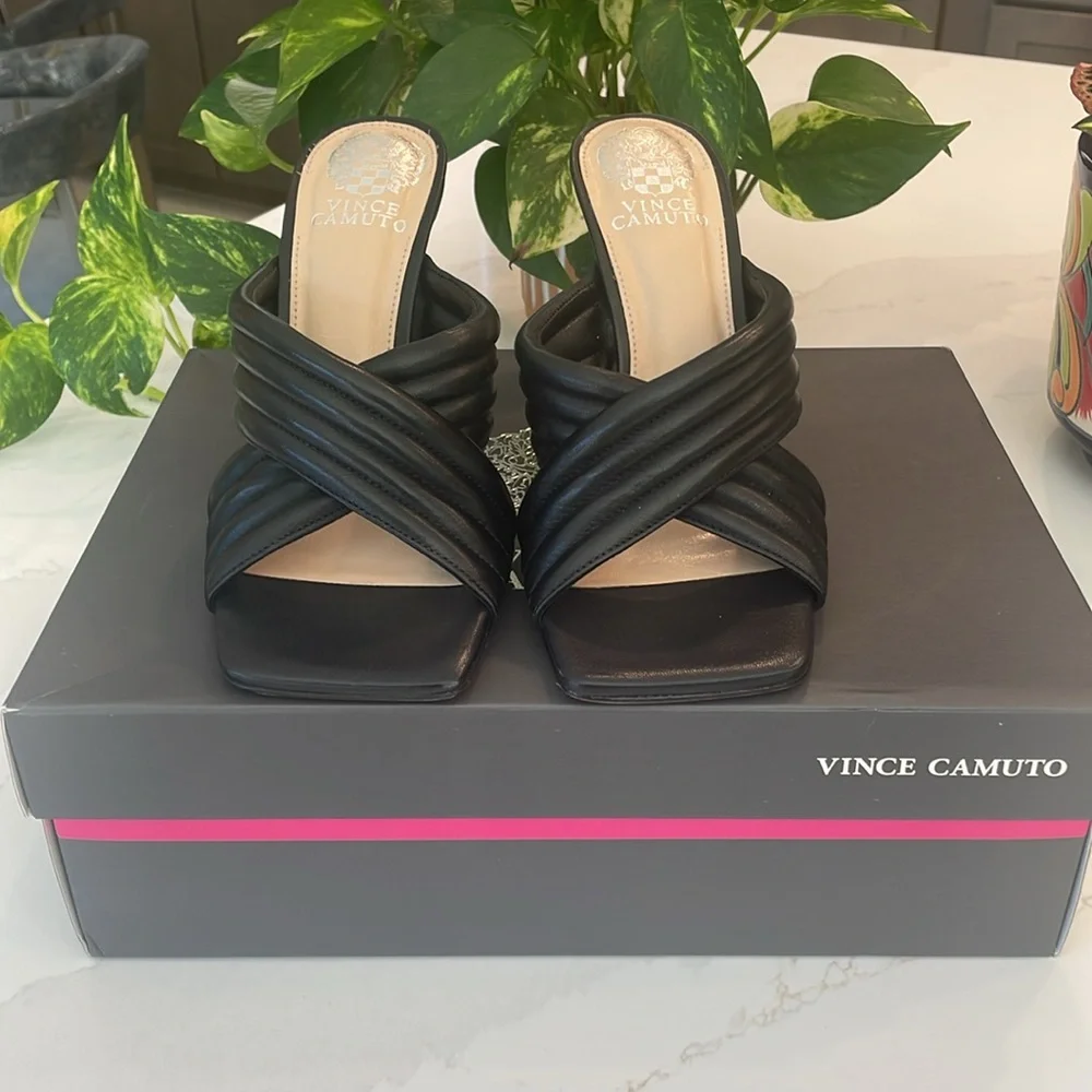 Vince Camuto Women’s Sarendie Black Quilted Strap Slide Sandal Size 7.5 … - Picture 4 of 10